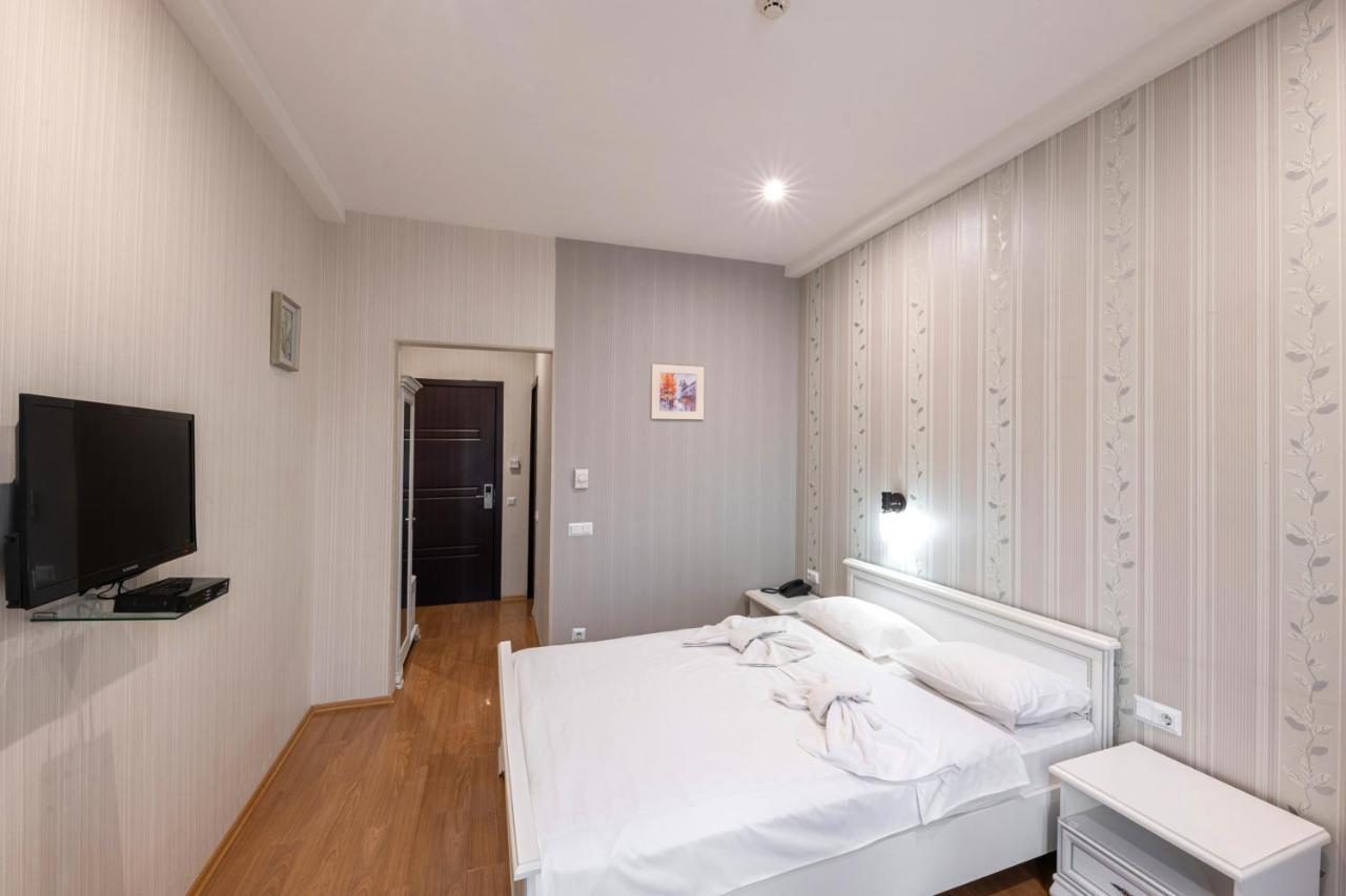 - Granada - Boutique Hotel - Tbilisi - Buitenkant foto