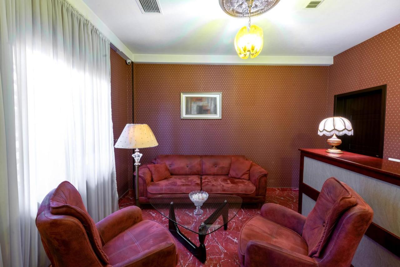 - Granada - Boutique Hotel - Tbilisi - Buitenkant foto