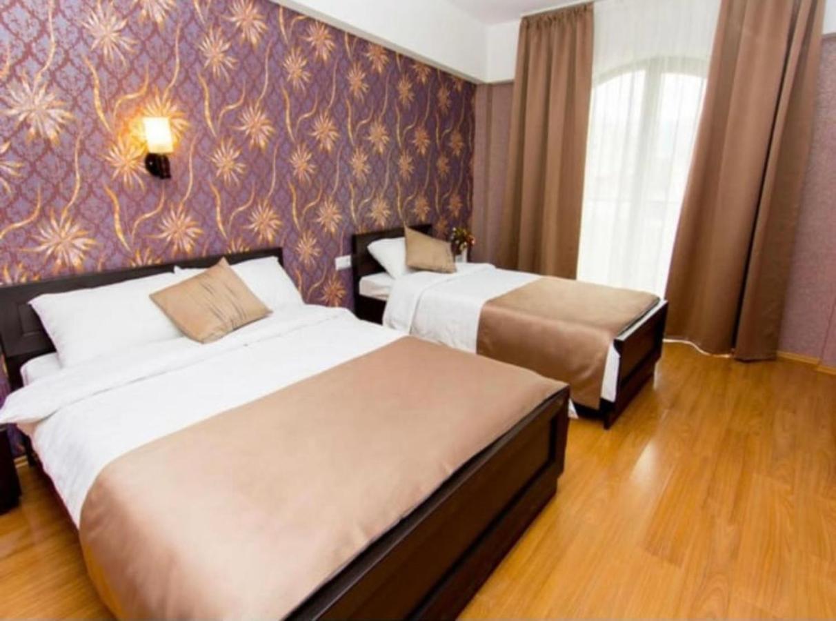 - Granada - Boutique Hotel - Tbilisi - Buitenkant foto