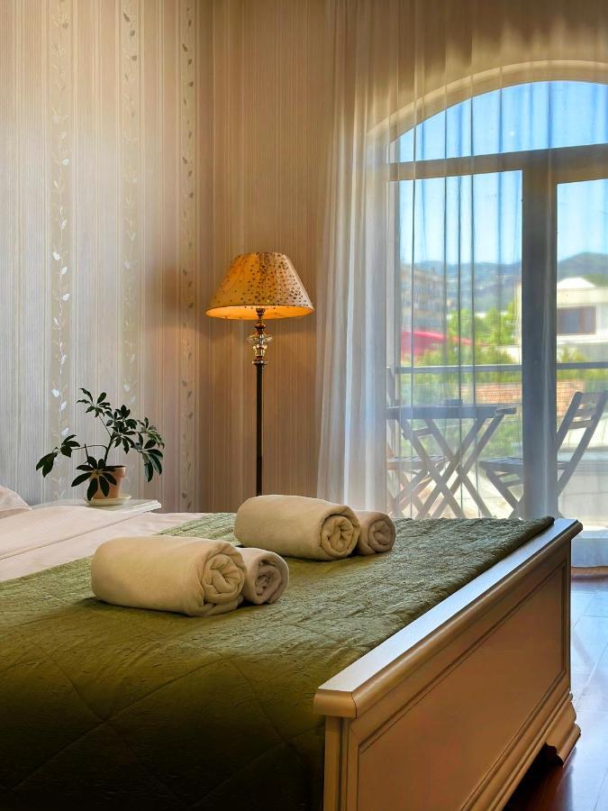 - Granada - Boutique Hotel - Tbilisi - Buitenkant foto